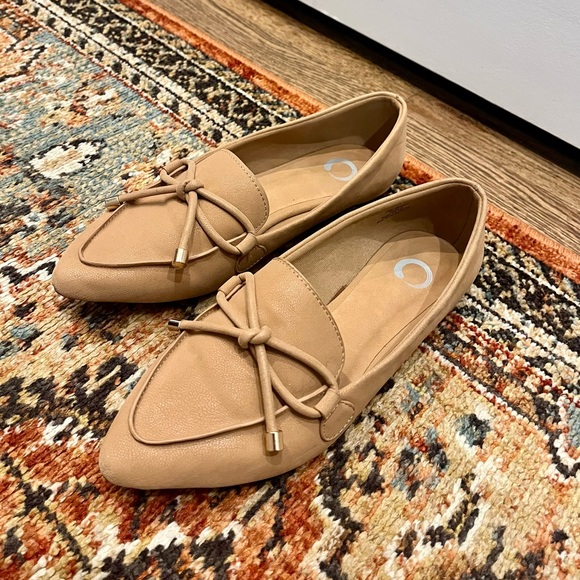 Journee Collection Tan Muriel Women's Flats size 8 - Picture 8 of 12